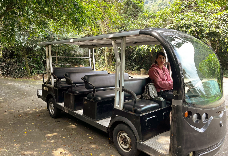 Eletric car in Paradise cave