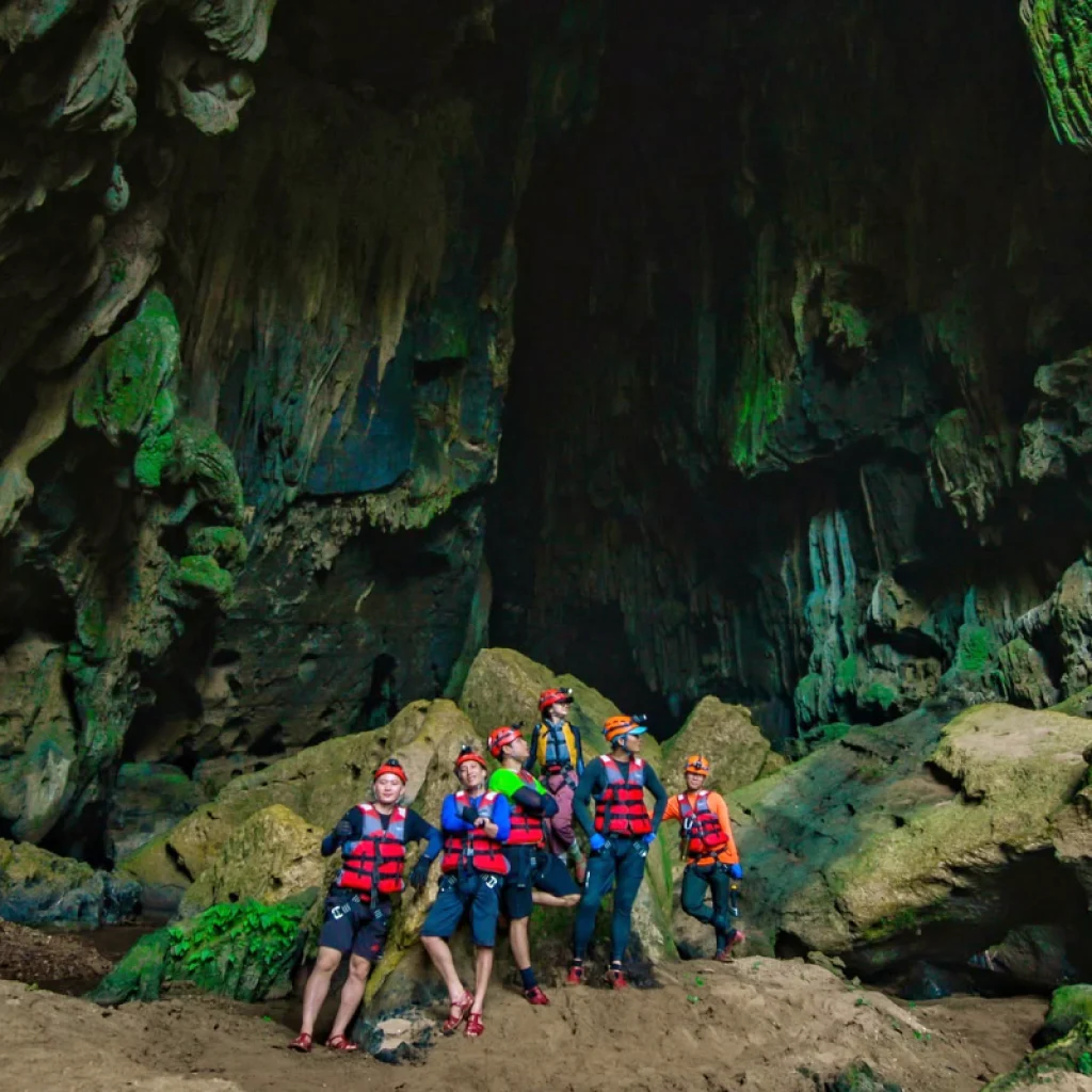 Exploring E Cave in Phong Nha: Full Itinerary & Trekking Tips