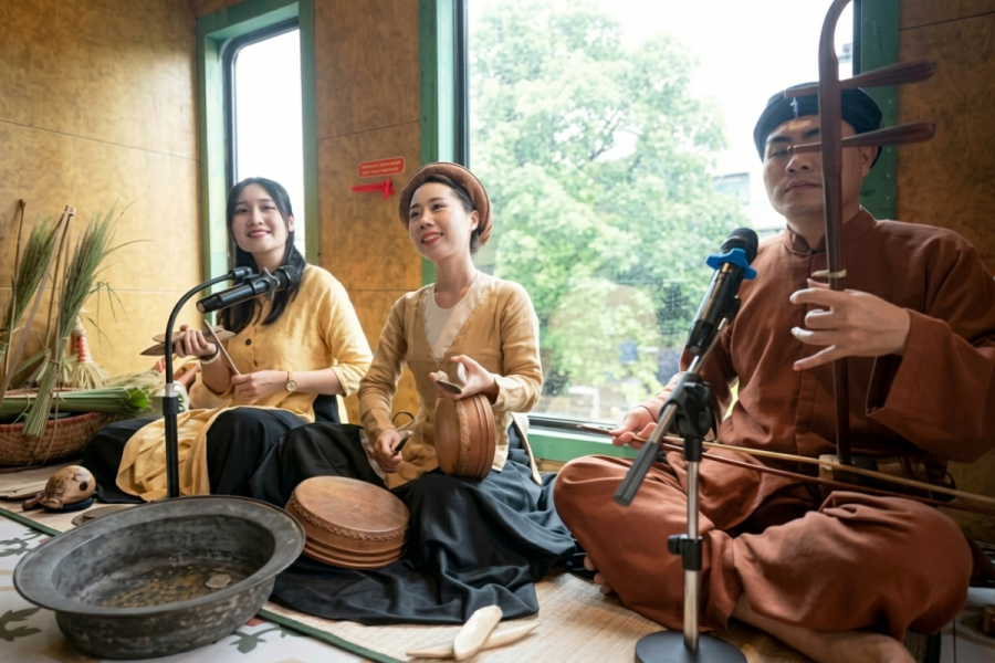 Central Vietnam Heritage & Coast: 5-Day Heritage Train Package