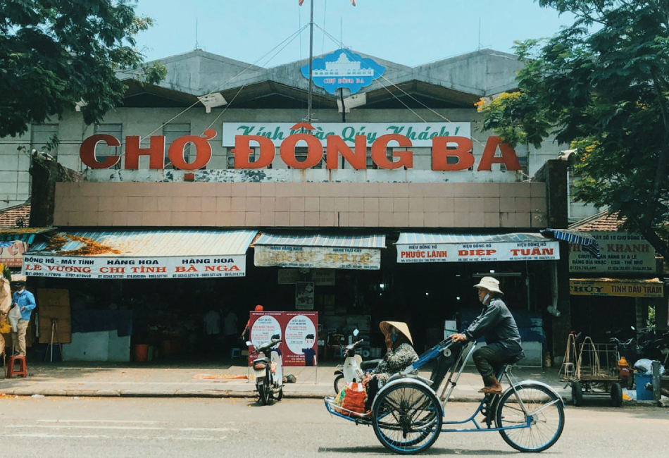Dong Ba Market
