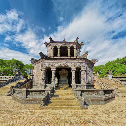 khia dinh royal tomb